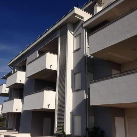 Islando 3 Apartment Novalja Exterior photo