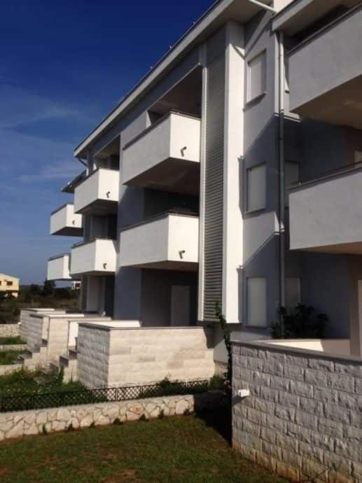 Islando 3 Apartment Novalja Exterior photo