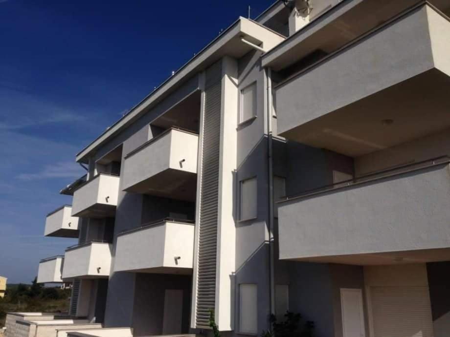 Islando 3 Apartment Novalja Exterior photo
